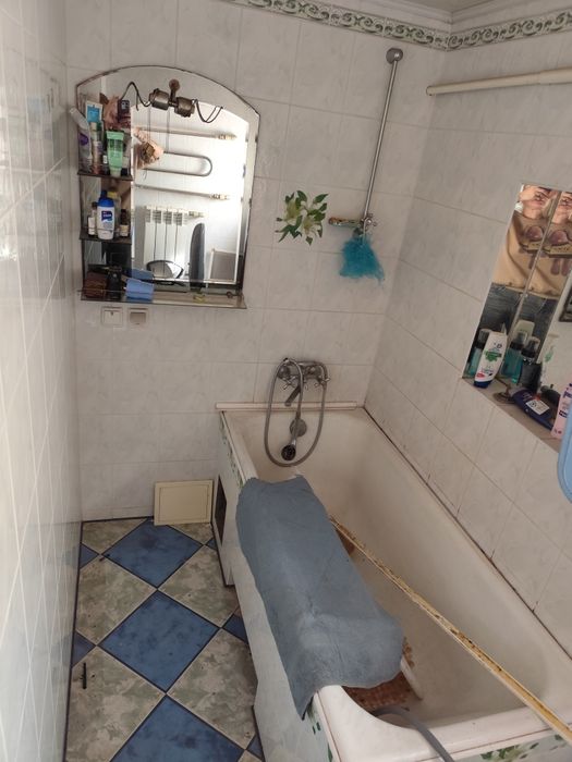 Здається половина дому з окремим входомпо вул.Бориса Луцького 26