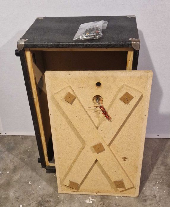 Duża skrzynia basowa - estradowa AlLLSOUND BS150