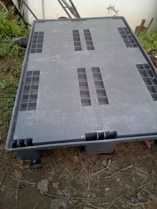 Продам пласмасовий ящик