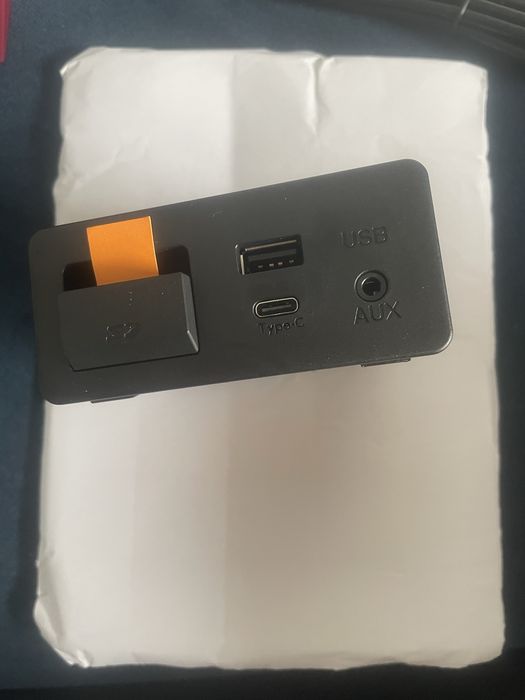 Moduł USB – Mazda CarPlay / Android Auto (bezprzewodowe)