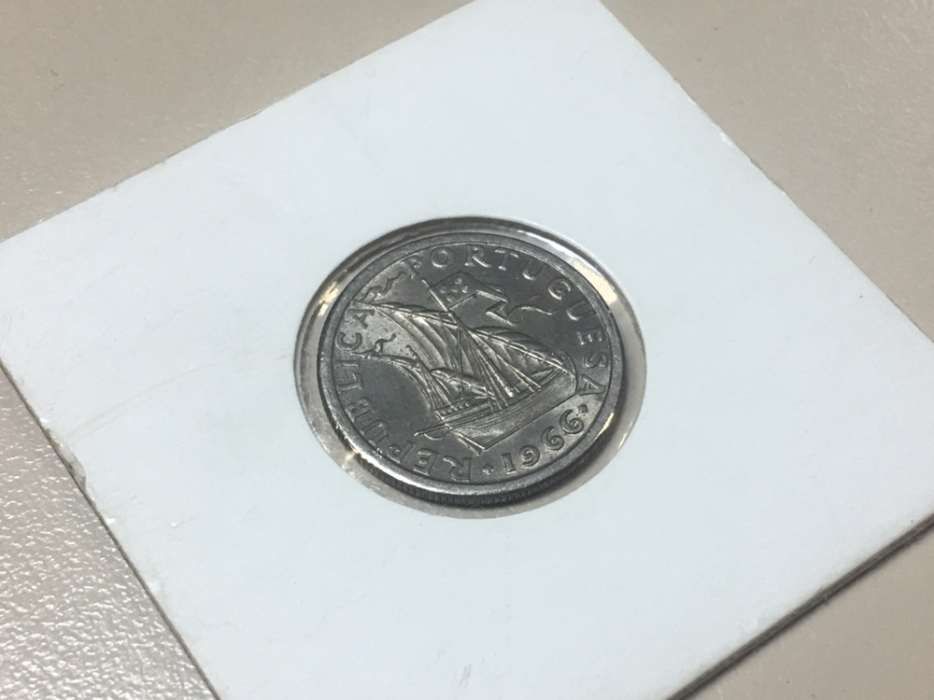 Moeda Republica 2$50 1966 *Rara neste estado (#2)