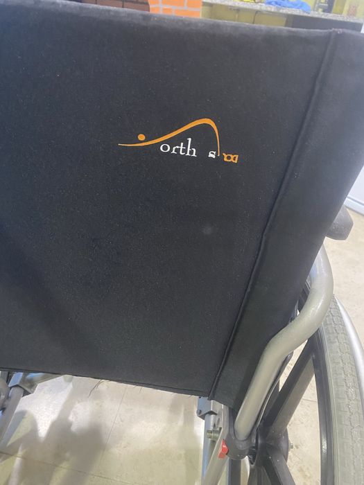 Cadeira de rodas como nova