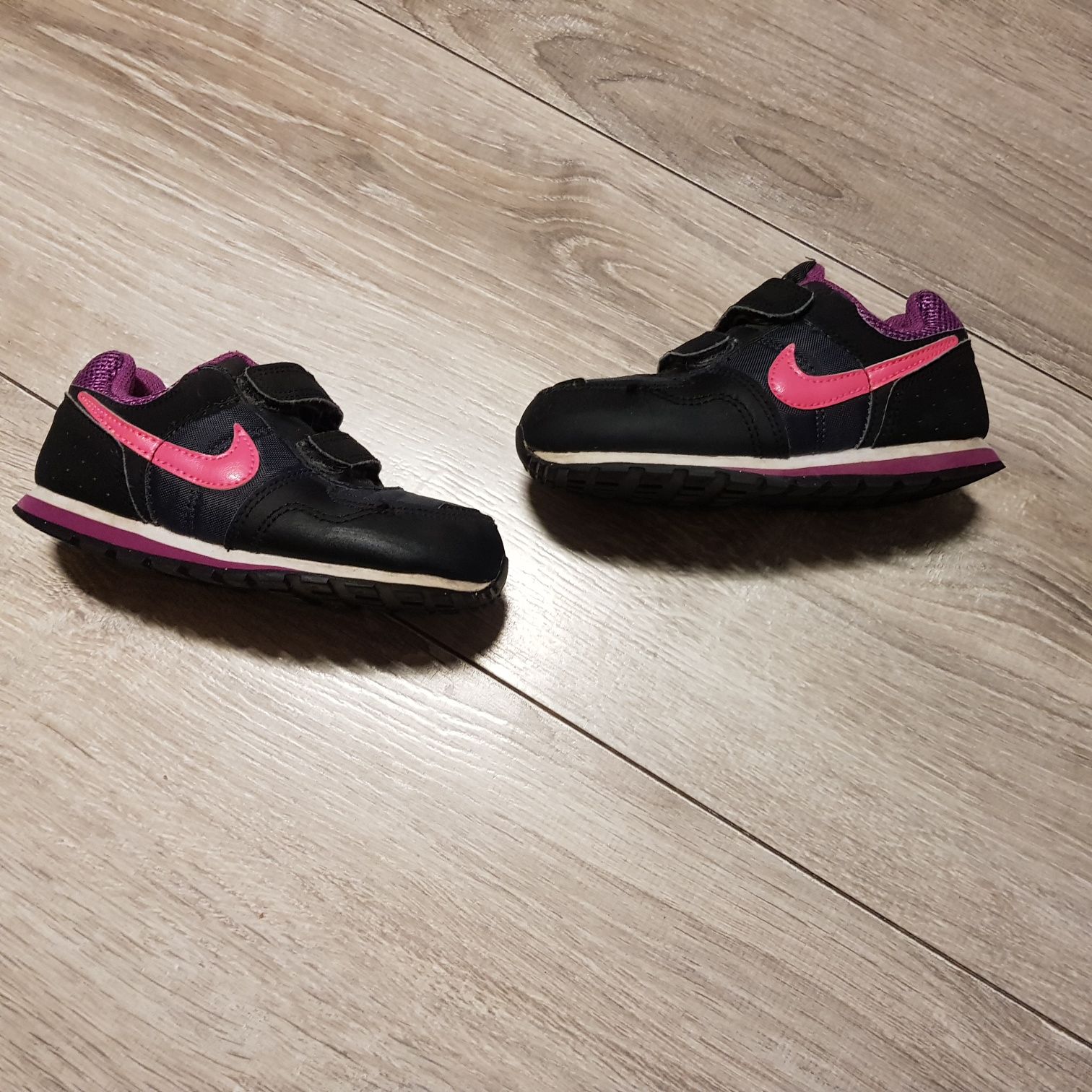 Nike buty dla dziewczynki r 25