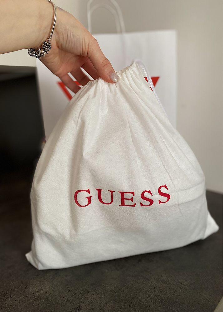 Сумка guess белая crossbody