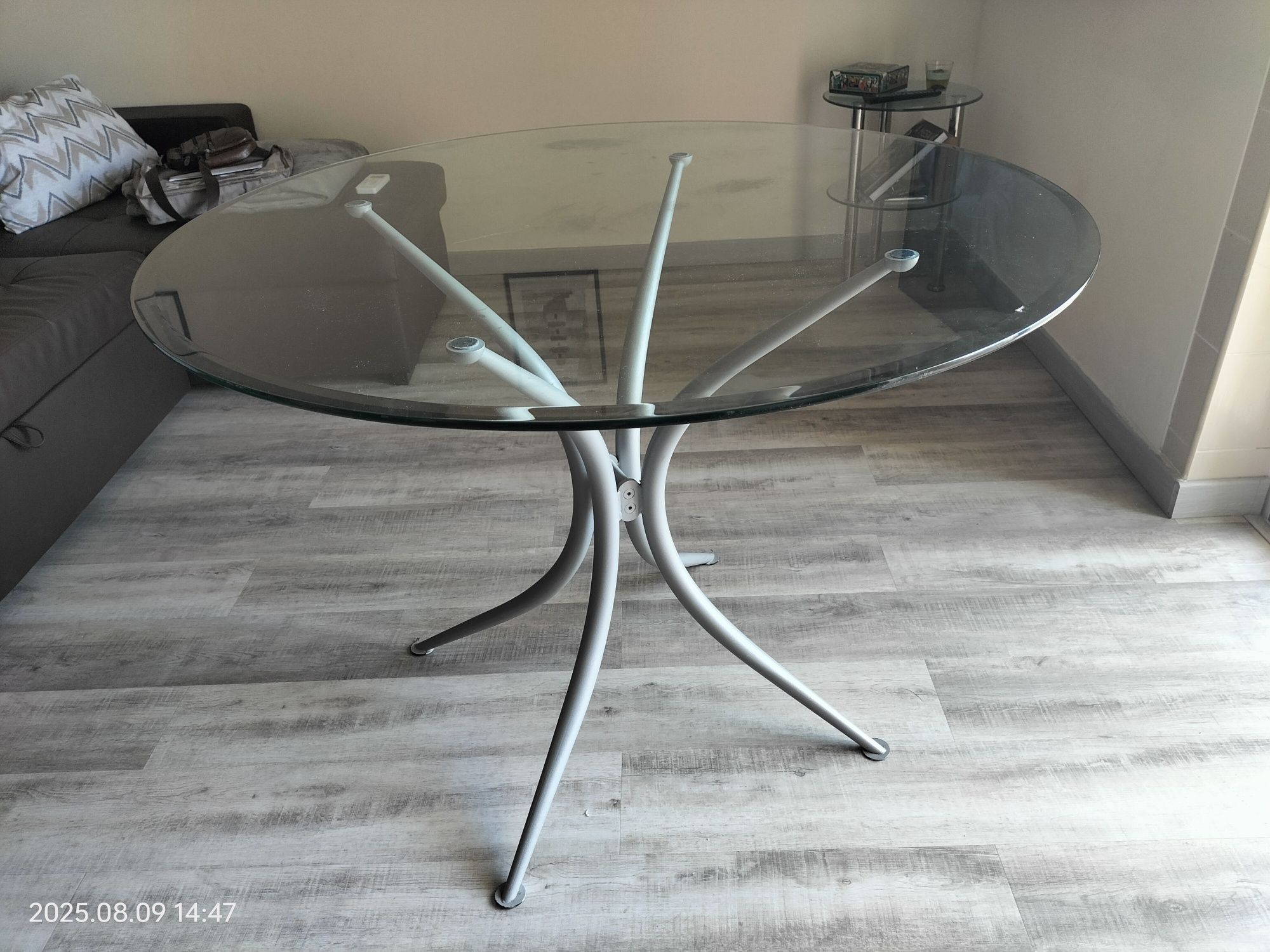 Mesa com tampo de vidro