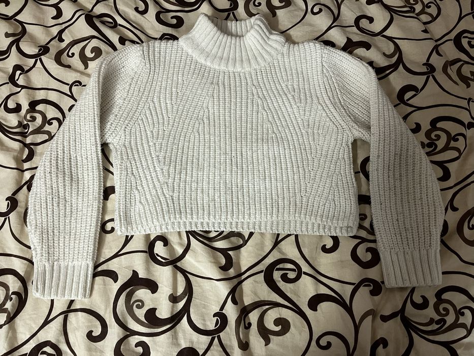 Вкорочений світер