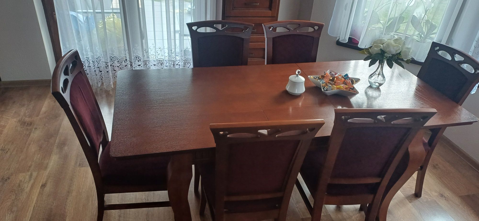 Stół drewniany z krzesłami do jadalni salonu Okazja