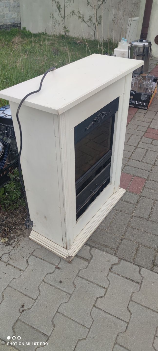 Kominek elektryczny