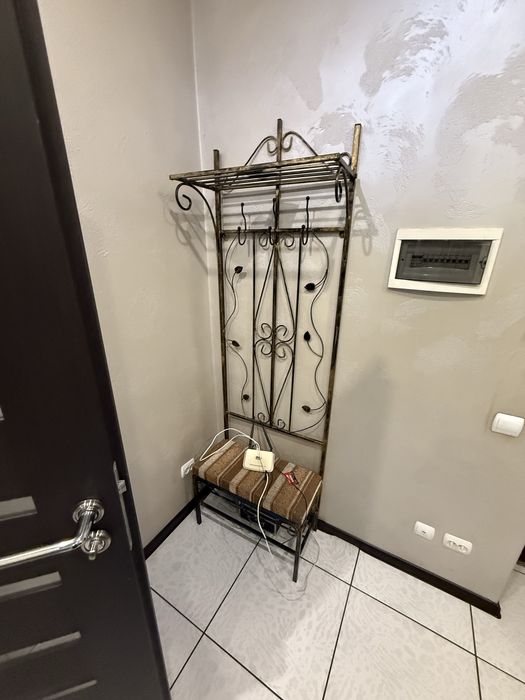 Продам вішалку б/у