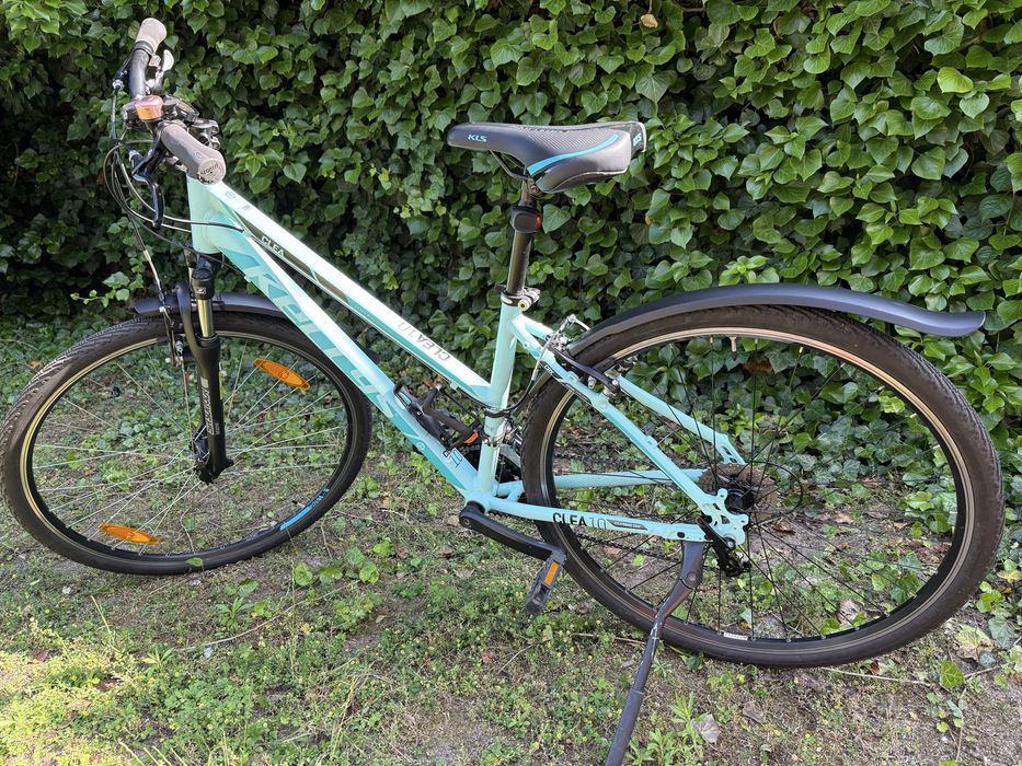 Kellys Clea 10 z napedem SHIMANO ALTUS 3x9