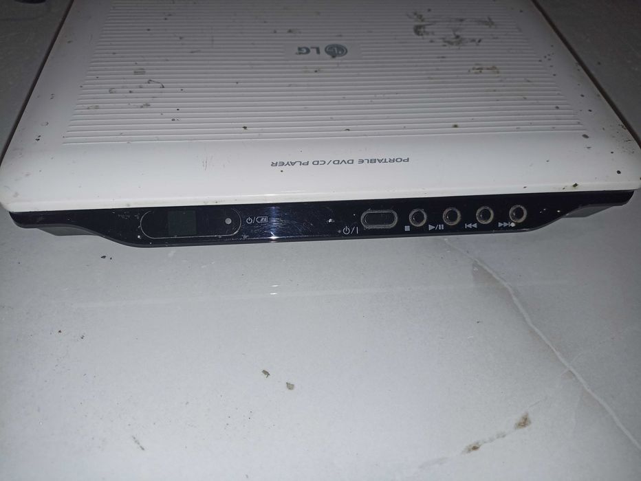 Портативний TV DVD-плеєр LG DP-281B