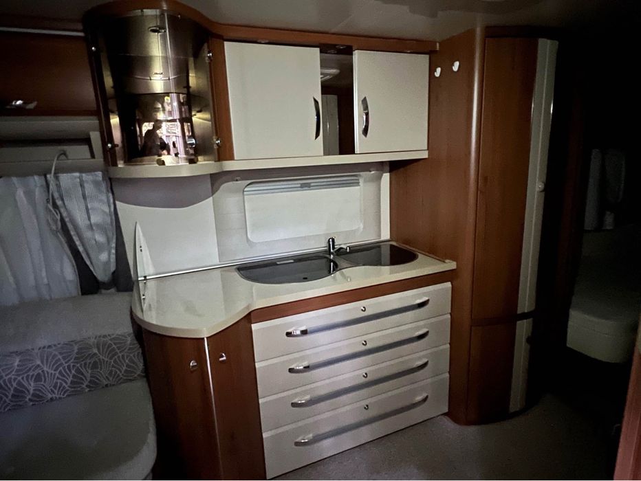 Przyczepa kempingowa Hobby Premium 560 UL mover przedsionek