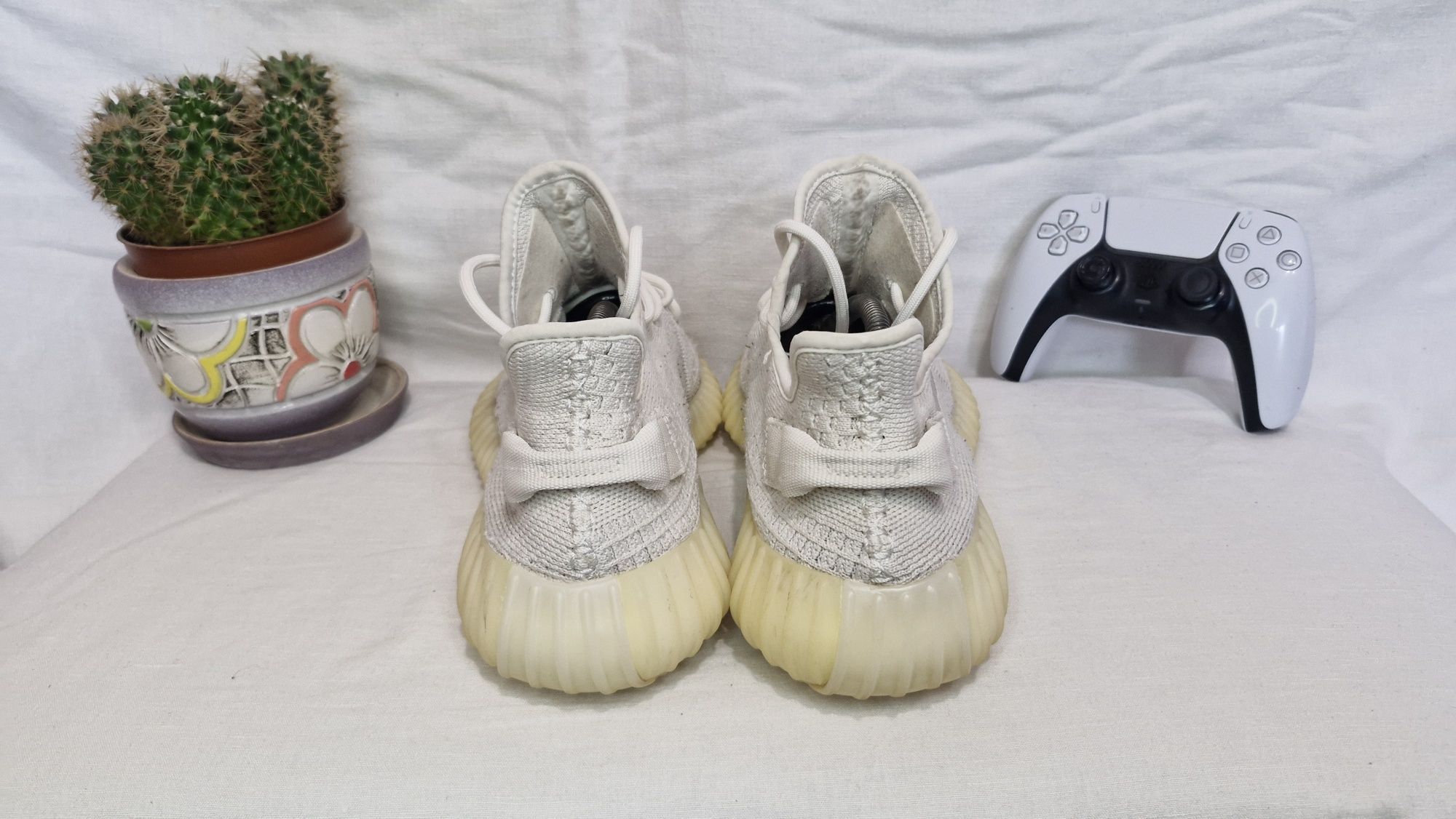 Кросівки Adidas Yeezy Boost 350 v2 Bone.Розмір 44