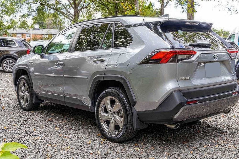 Toyota RAV4      2019