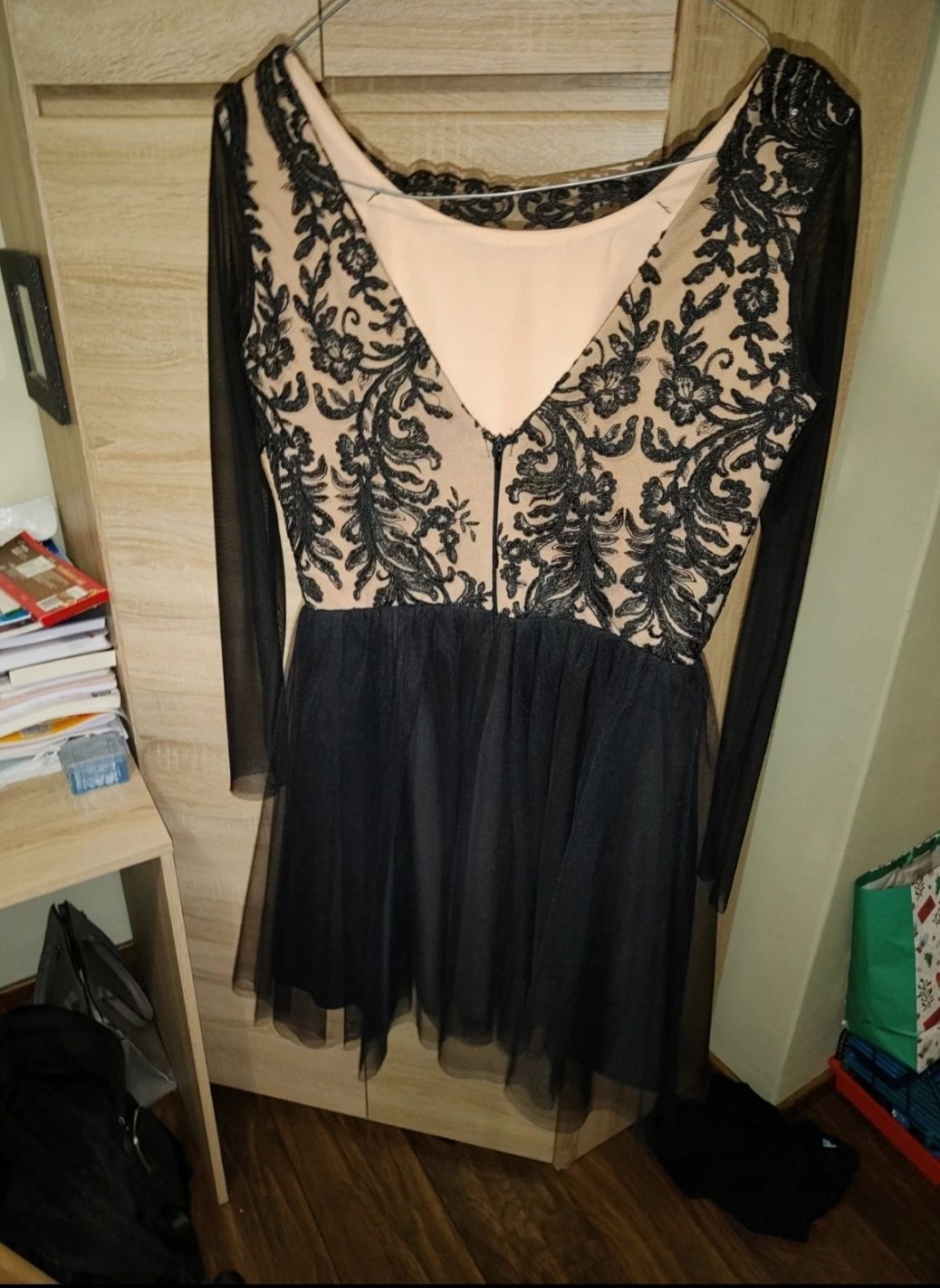 Czarna sukienka balowa M