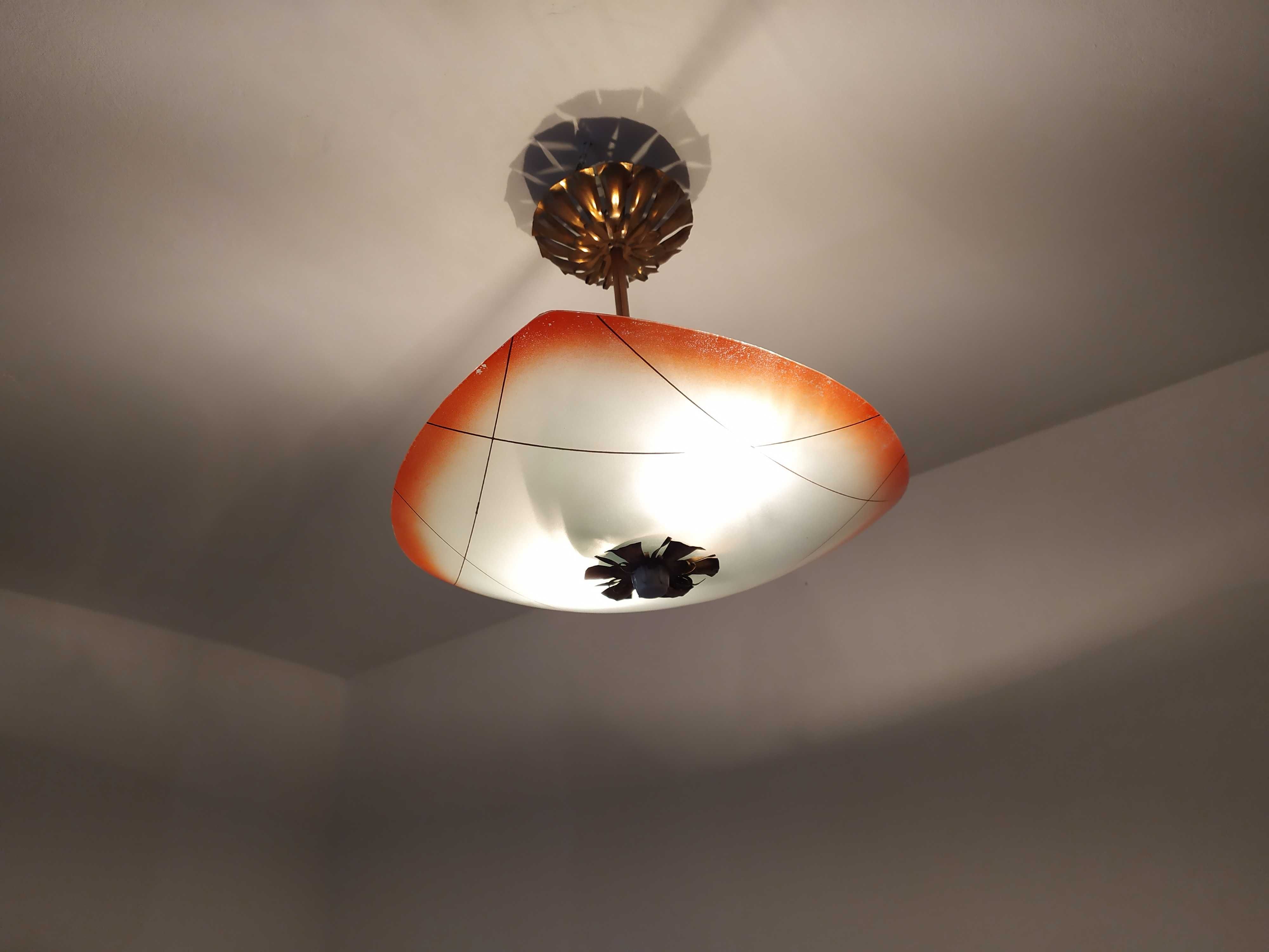 Interesująca lampa z czasów PRL-u fantastyczna pamiątka, szklany klosz