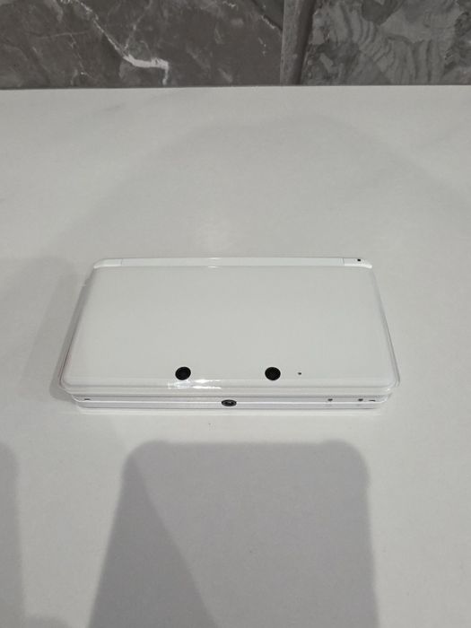 Nintendo 3ds white
