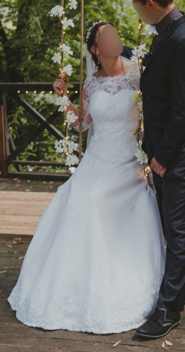 Romantyczna suknia ślubna z koronką