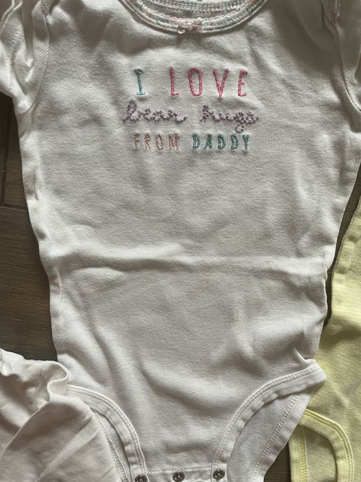 Отдам даром домашнюю одежду для девочки 6-9 мес.