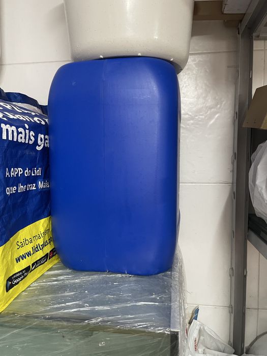 Vendo Bidões 25L (Usados em Aquario)