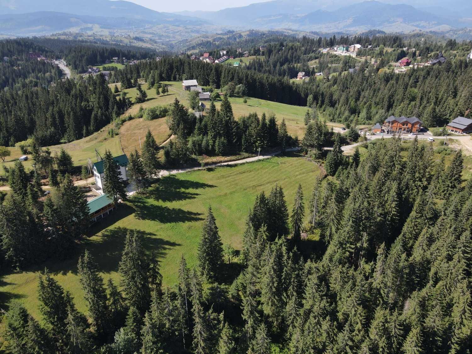 Продам земельну ділянку у селі Яблуниця - 0,83 га