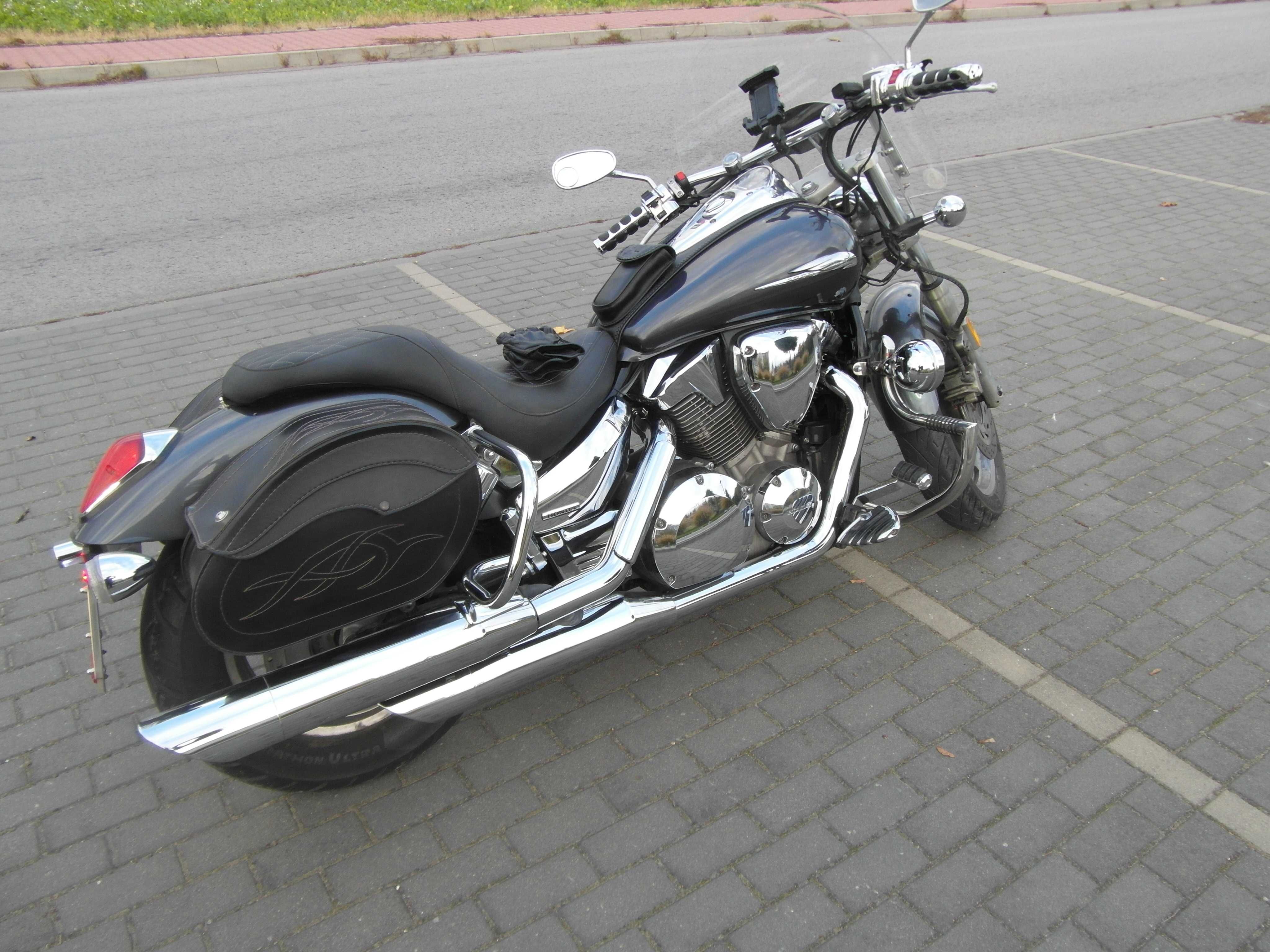 Honda VTX 1300c .