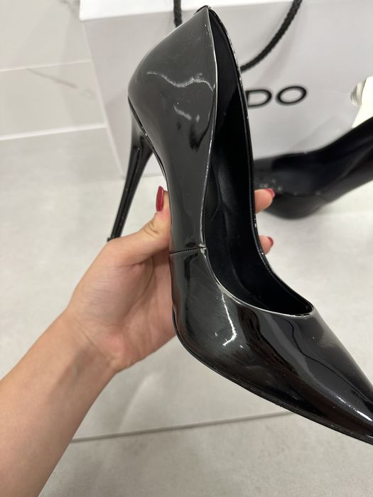 Szpilki lakierowane Aldo rozmiar 37 nowe kosztują 400zl, polecam