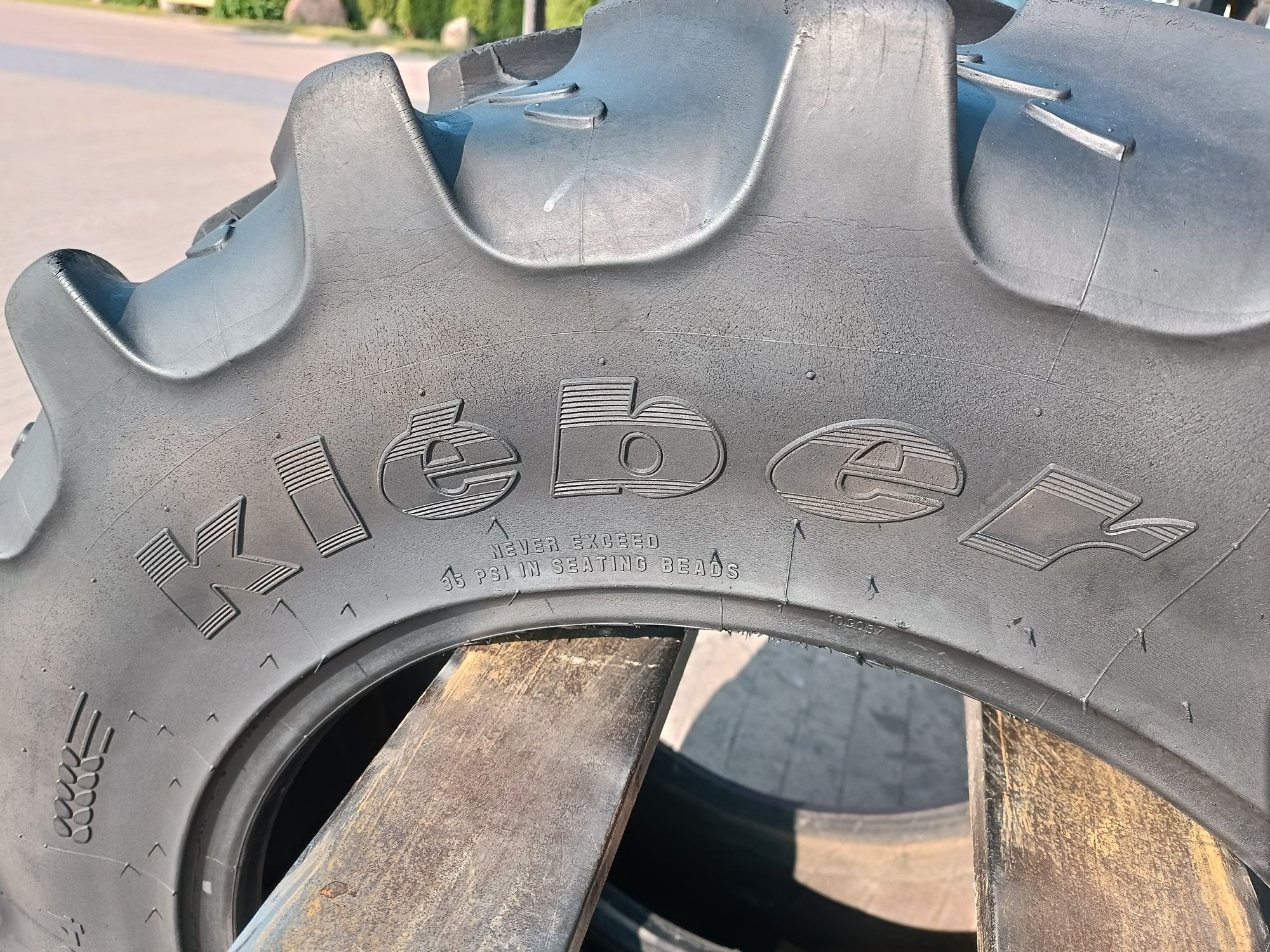 320/85R24 Kleber Traker 12.4R24