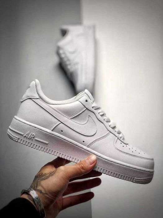 Buty-Trampk-Nike Air Force 1 Low '07 White R.36
