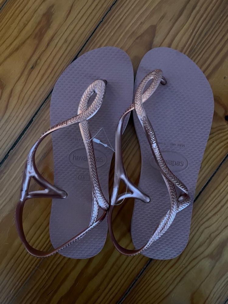 Havaianas cinzentas e bronze