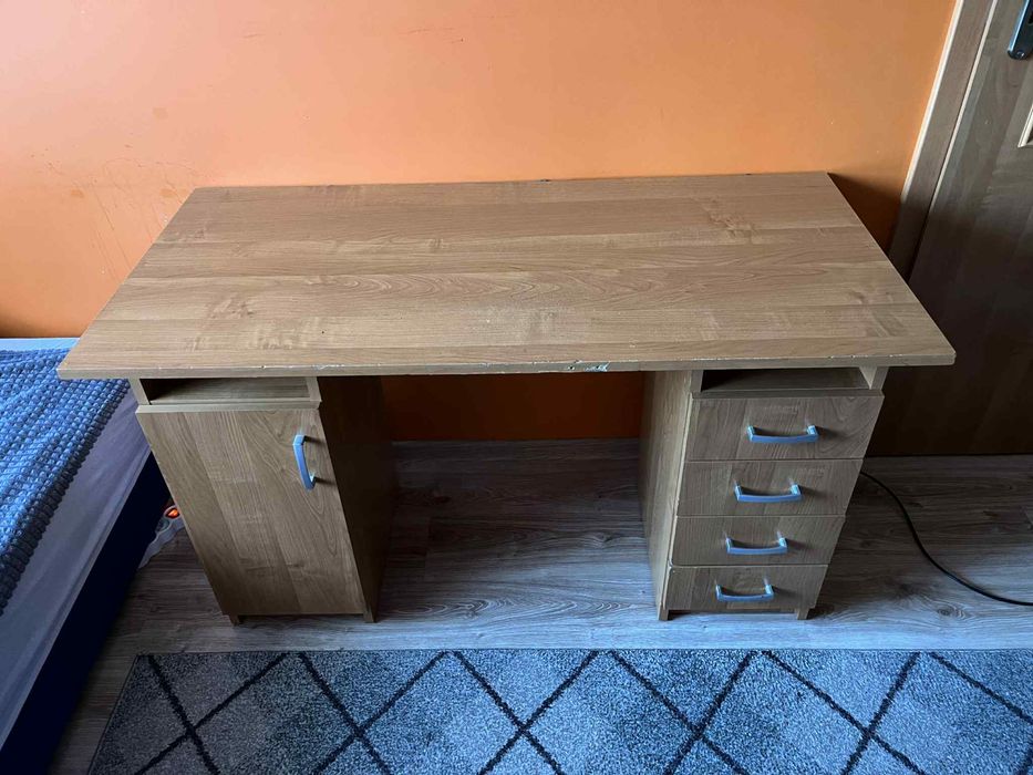 biurko plus półka gratis