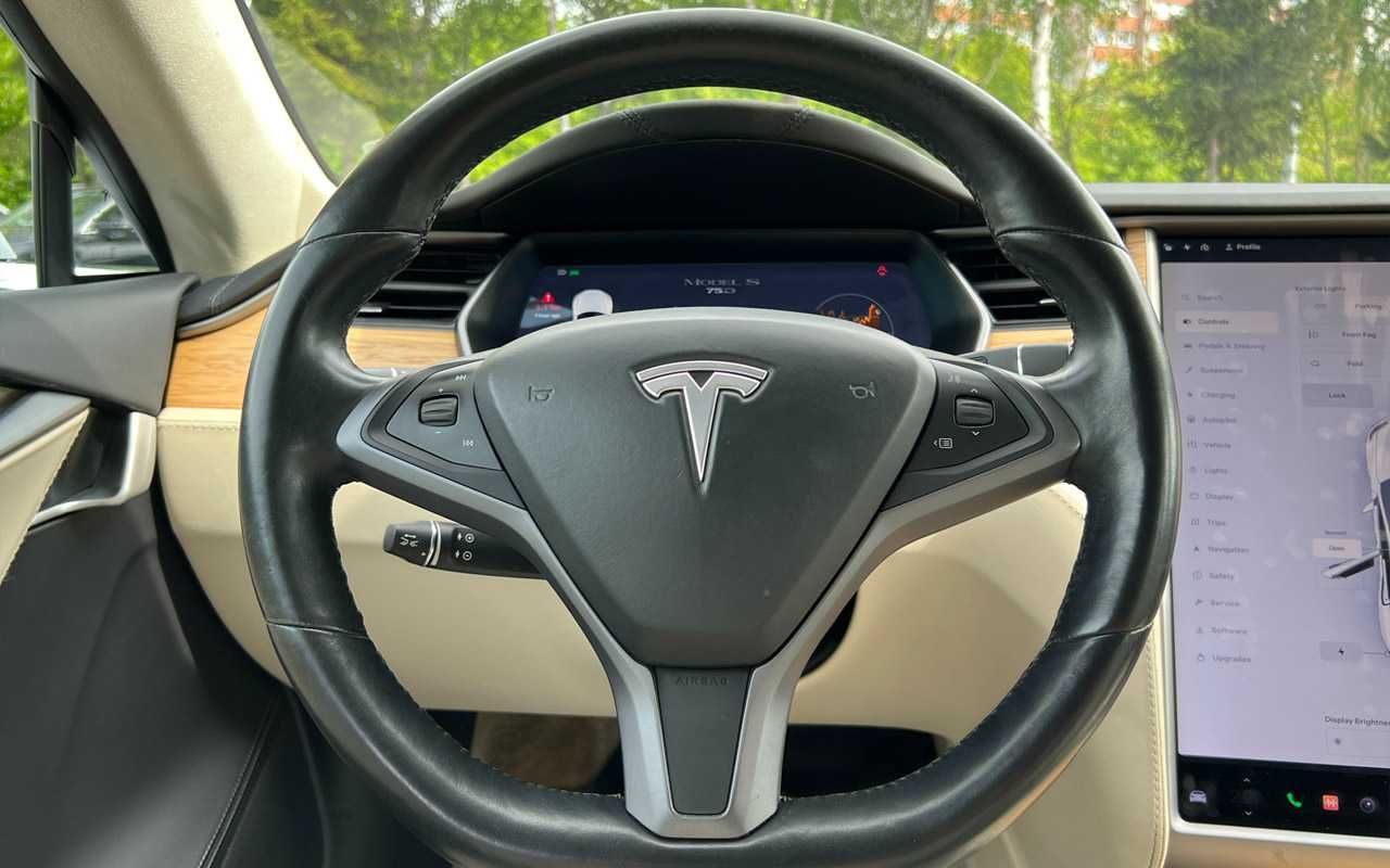 Tesla Model S 2018