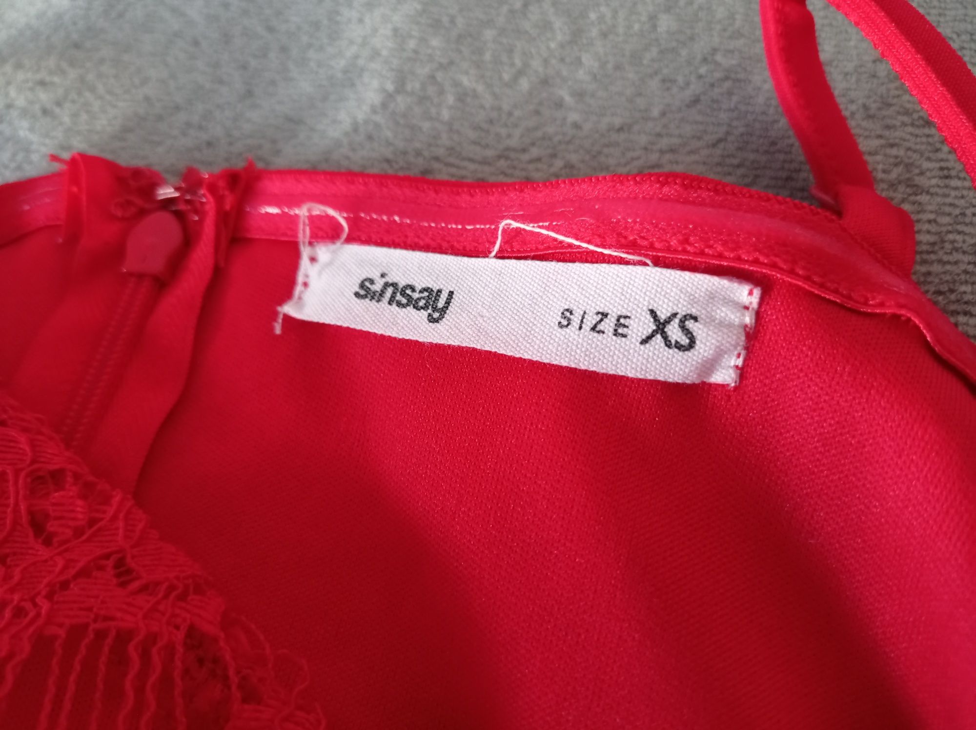 Czerwona sukienka r. XS