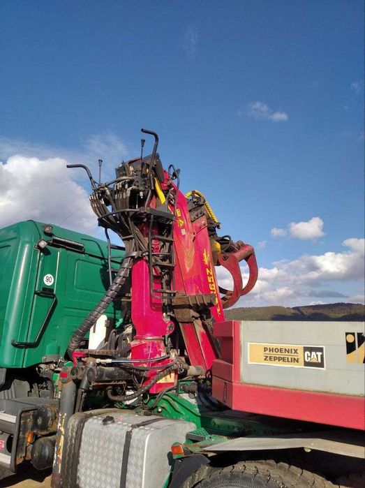 Scania лісовоз з 6х6 маніпулятором