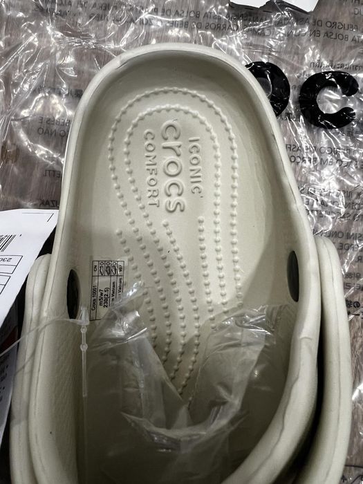 Кроксы для работы и дома