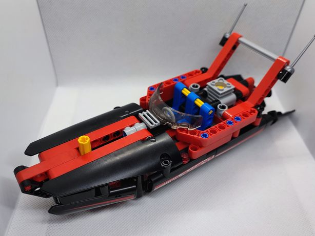LEGO® 42089 Technic - Motorówka