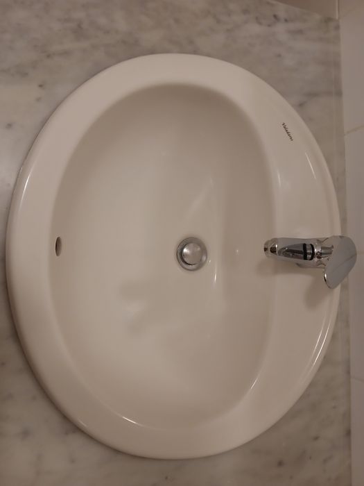 Móvel de casa de banho rústico