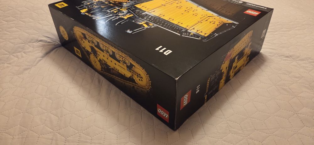 LEGO® Technic 42131 buldożer Cat D11