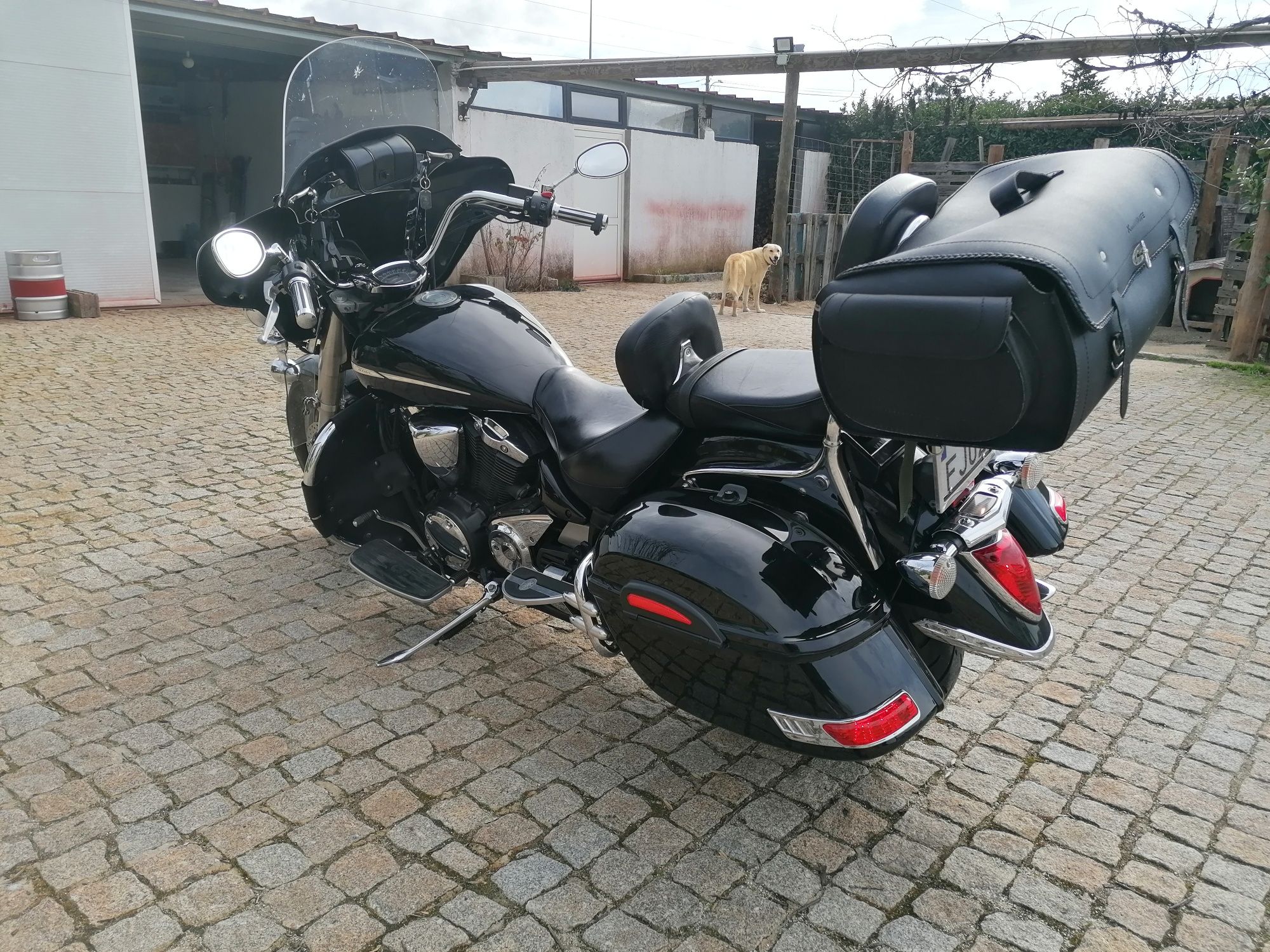 Yamaha XVS 1300A Midnight star