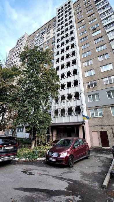 Продаж 2к квартири вул Лятошинського 18 Голосіївський р-н правий берег