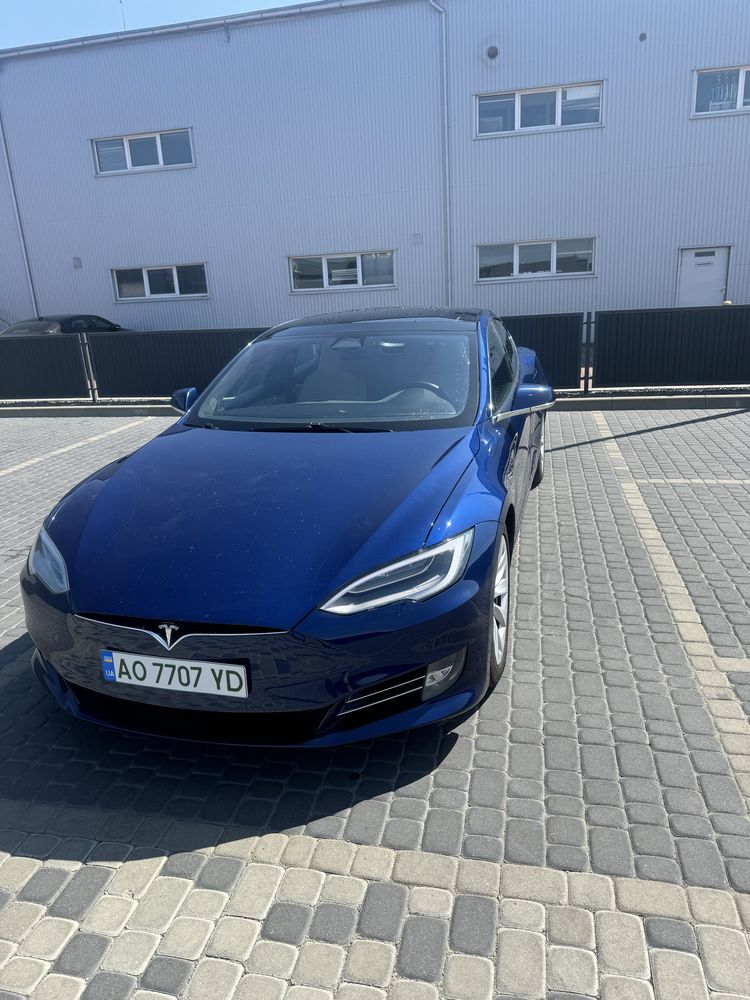 Tesla model S 90D 2016