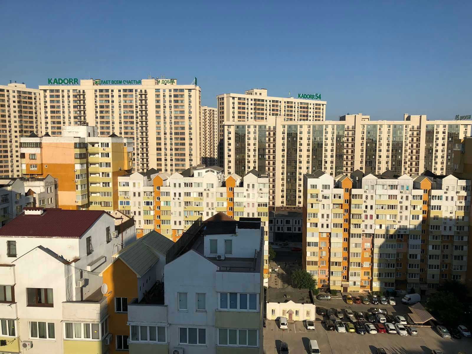 Сахарова/Высоцкого, однокомнатная квартира с лоджиями