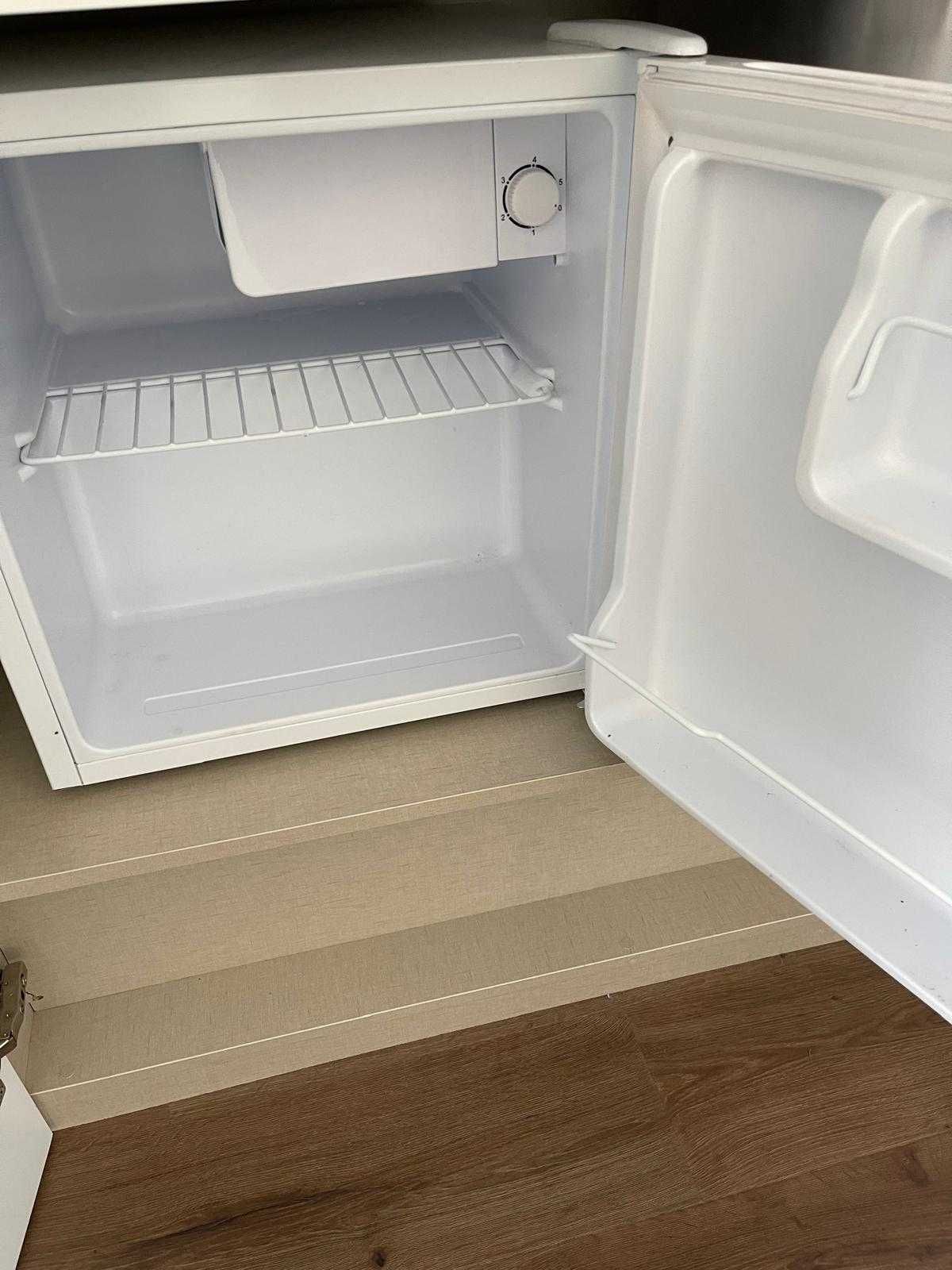 Frigorífico minibar 45 L, com congelador -  Branco