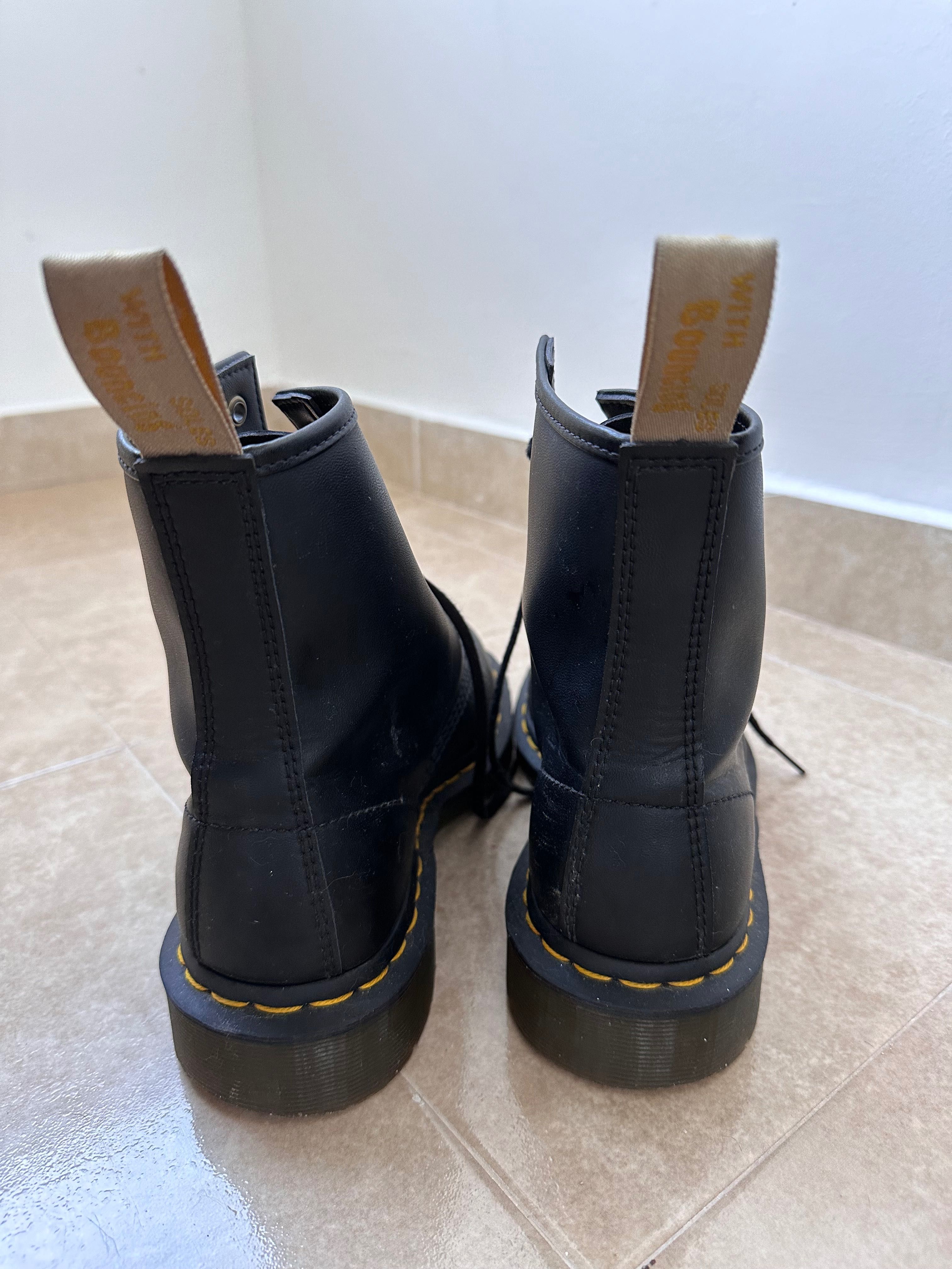 Dr. Martens vegan