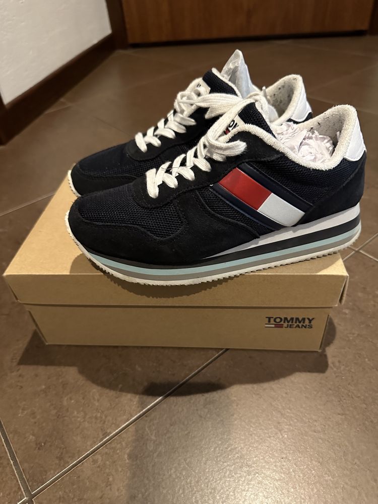 Buty marki TOMMY hilfiger