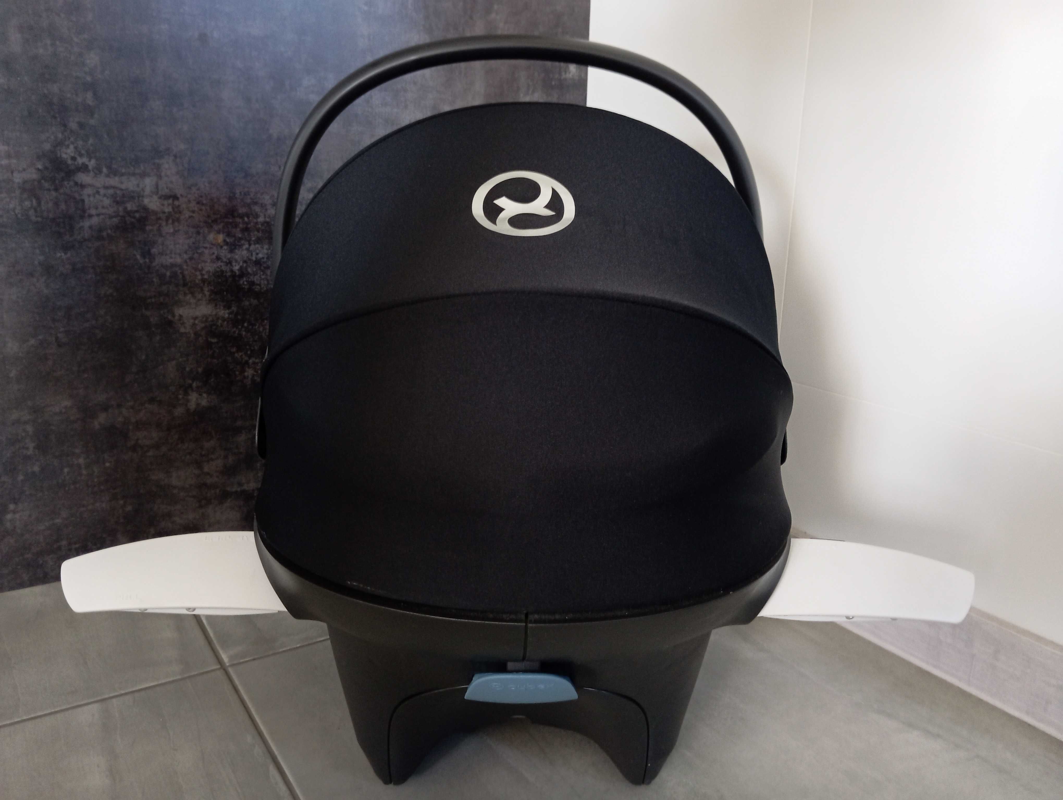 Nosidełko cybex Aton M I-size premium black