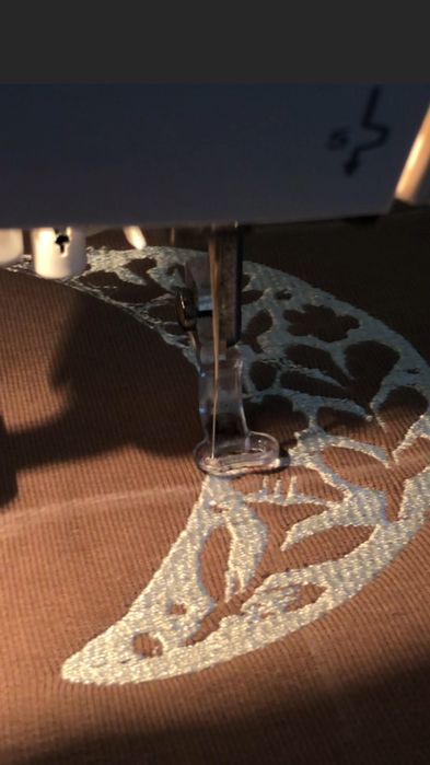 Вишивальна машина Janome Memory Craft 350E  + нитки для вишивання