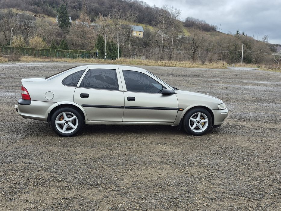 Вектра Б 1.8 BENZIN