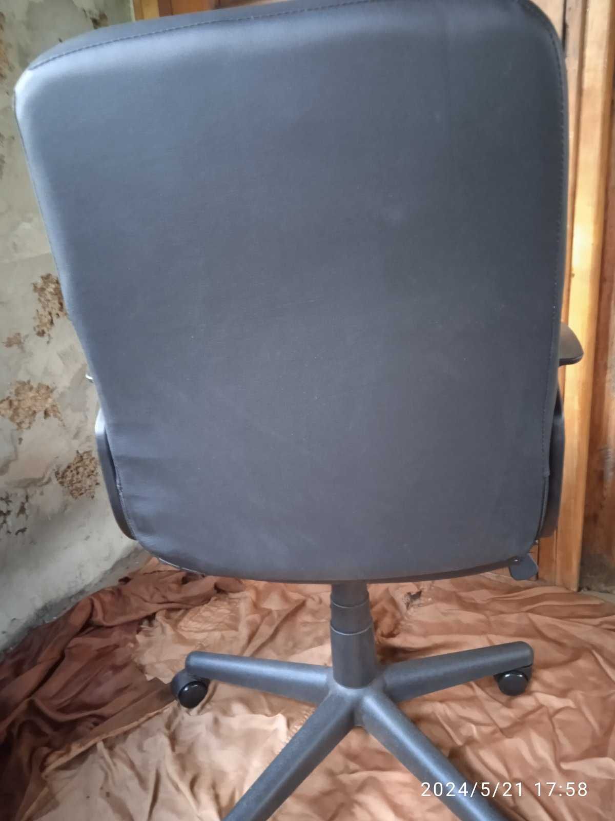 Новое офисное компьютерное кресло