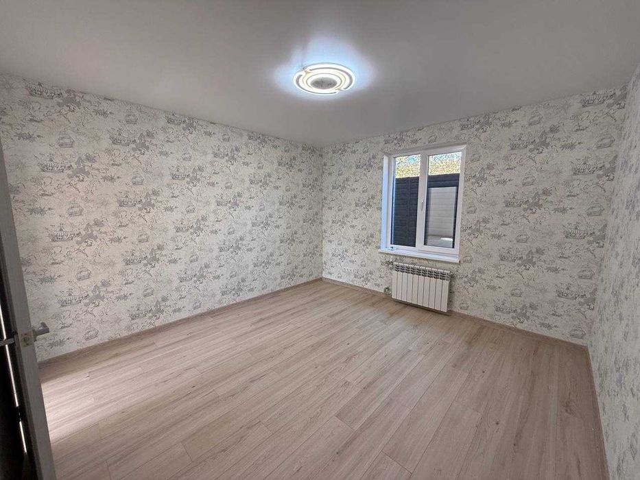 Продам новий будинок з басейном в центрі міста (пр. Миру/Пушкіна)